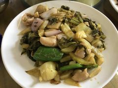 酸菜炒大肠-聚丰农庄
