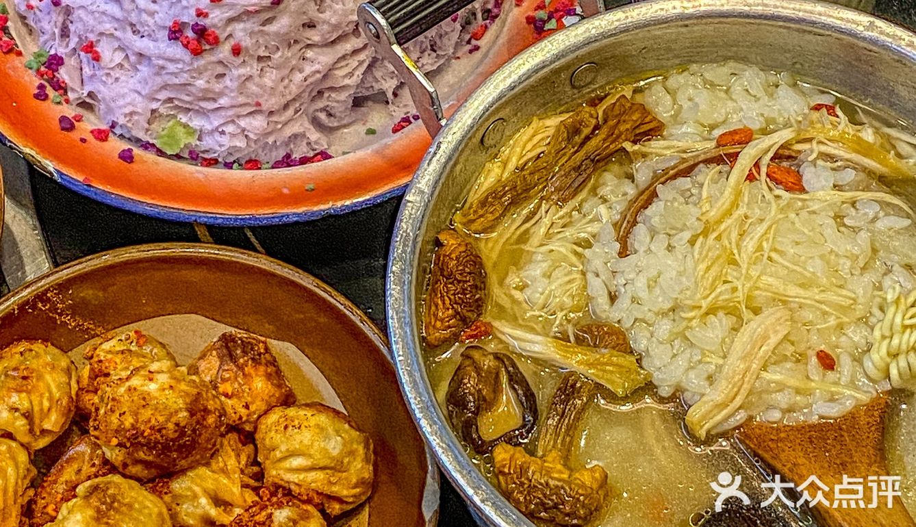 不用去成都!!在我大杭州吃到肥肠芋儿鸡🔥