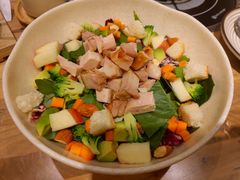 季节鲜蔬照烧鸡沙拉-塚田农场(悠唐店)