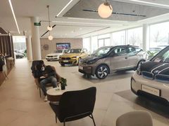 -北京宝诚宝马4S店