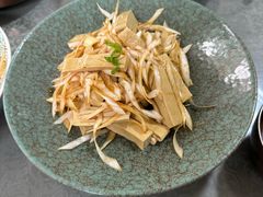 自制泉水豆腐皮-魁盛居百年鲁菜馆(县西巷店)