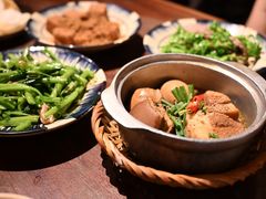 -Cuc Gach Quan Restaurant