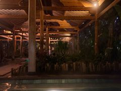 -腾冲洞山温泉村