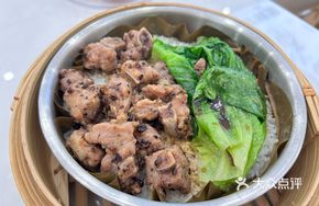 Steamed Pork Ribs with Lotus Leaf Rice
