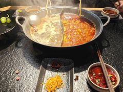 -鹿鸣山草本茶香火锅(园西路店)