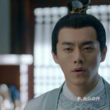 此时，苏伏在院中撑伞出现，告诉萧颂他来接冉颜