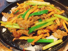 铁板海鲜菇爆牛柳-凤厨顺德水乡凤味馆(大良锦龙路店)