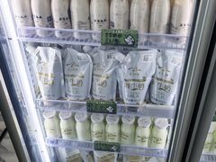 -正飞鲜奶(吐鲁番路店)