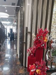 点击看大图 -八佰伴8008星级形象店