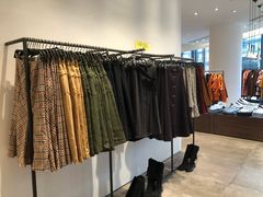 -URBAN REVIVO(上海中庚漫游城店)