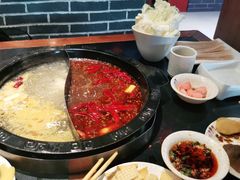 -周周有辣火锅馆(玖耀里店)
