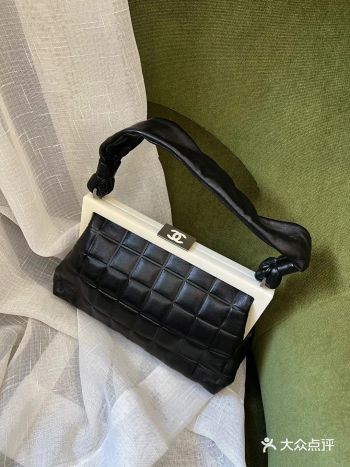 分享一只复古时髦感 Chanel亚克力冰格包