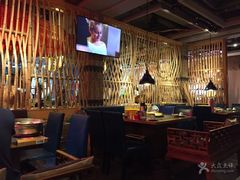 -船梆煮•蒸汽海鲜·炉火烤肉(五四广场店)