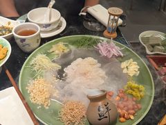 -得意咚瓜·顺德鱼生·冬瓜火锅(深圳首店)