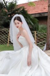 -曼青婚纱礼服馆
