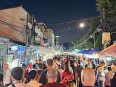 -周日夜市
