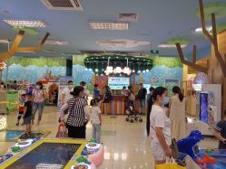 -莫莉幻想儿童乐园(武汉金银潭永旺店)