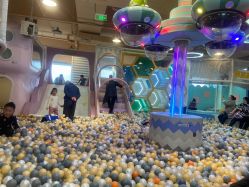 -多多淘儿童体验中心(重庆来福士店)