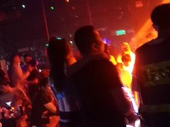-赛博LIVE SHOW酒吧