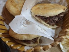 -闫家驴肉老店(华电一校店)