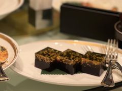黑枸杞桂花糕-金轩中餐厅 Jin Xuan(浦东丽思卡尔顿酒店)