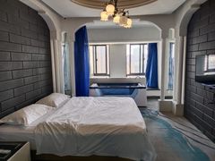 -简洛澜山酒店(武汉光谷步行街店)
