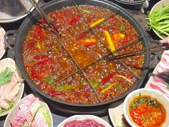 -渝嘴小老弟老火锅(华新村店)