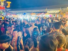 -席娜卡琳火车铁道夜市