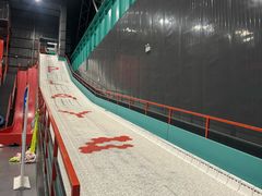 -极限PLAY运动娱乐新世界·团建派对表演休闲馆·室内高空游乐园