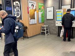 -麦当劳(上海虹桥站30B检票口楼上)