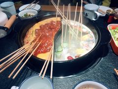 -两三事小郡肝串串香火锅(桂庙店)