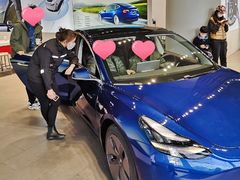 -TESLA 特斯拉(上海太古汇体验店)