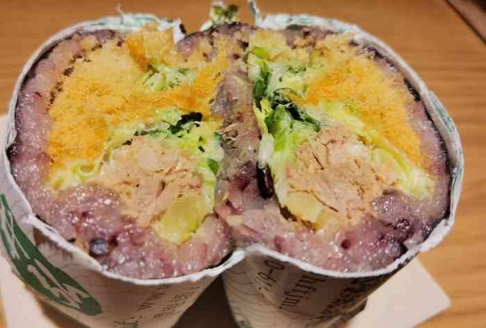 井弘饭团(万达广场店)-"经常光顾的一家小店,位置在万达三楼电梯口.