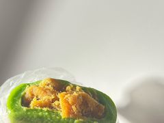 蛋黄肉松青团-沈大成(南京东路店)