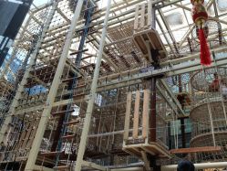 -PIPIKINGDOM皮皮王国欢乐号(欢乐海岸购物中心店)