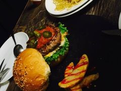 -HIGH FIVE哈福手工汉堡(桂林路店)