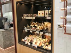 面包甜点陈列柜-多乐之日(颐堤港店)