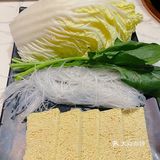 我真的很久没吃过这么难吃的火锅了[心碎]人均200吃了个寂寞[皱眉]