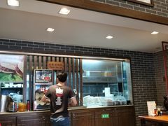 -遵义虾子张六羊肉粉(地王店)