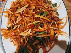 -老滇山寨•云南特色菜•地方菜•民族风情歌舞表演(金碧店)