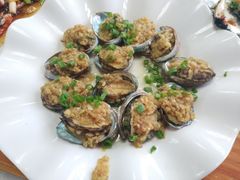 蒜蓉蒸鲍鱼-特色海鲜美食(老街店)