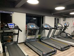 器械区-越·健身工作室(华尔兹广场写字楼B栋店)