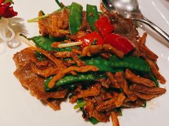 荷兰豆菜圃炒牛肉-皇朝会.经典传统粤菜(外滩店)