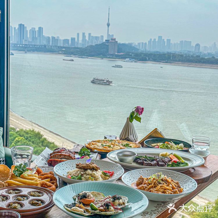 在武汉的绝美江景餐厅！