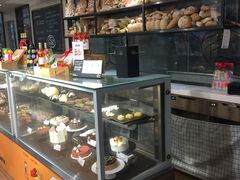 面包甜点陈列柜-欧式面包坊(青岛万象城店)