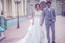 俏皮可爱-巴黎婚纱摄影工作室