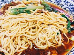 -渝之汇牛肉豌杂面