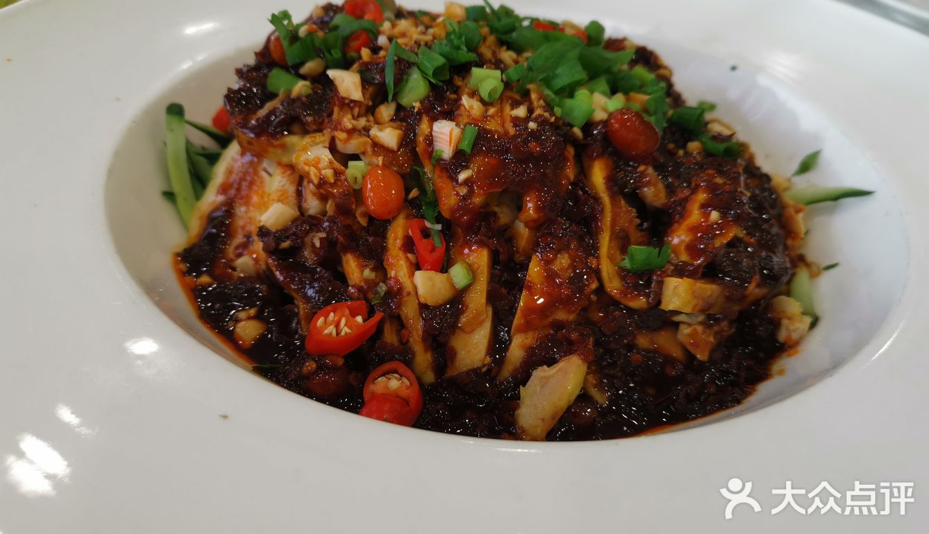 母亲节来吃饭。菜味道都很不错，饺子是招牌