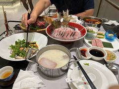 -红鼎豆捞·非遗鲍皇汤火锅(宝丰路店)