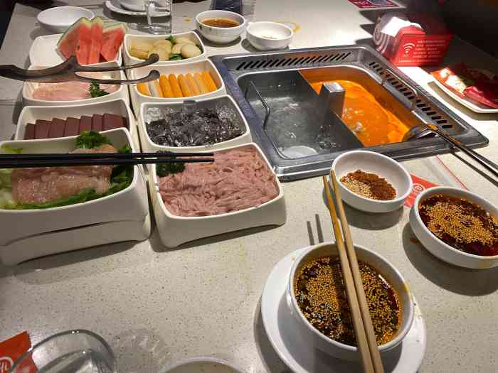 海底捞火锅(北金鹰店)-"盐城的海底捞由之前的一家变成现在的两家,.